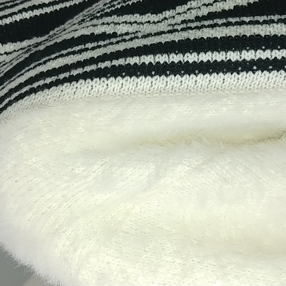 Cream & black geometric cardigan, Minkas NWT - Picture 10 of 12